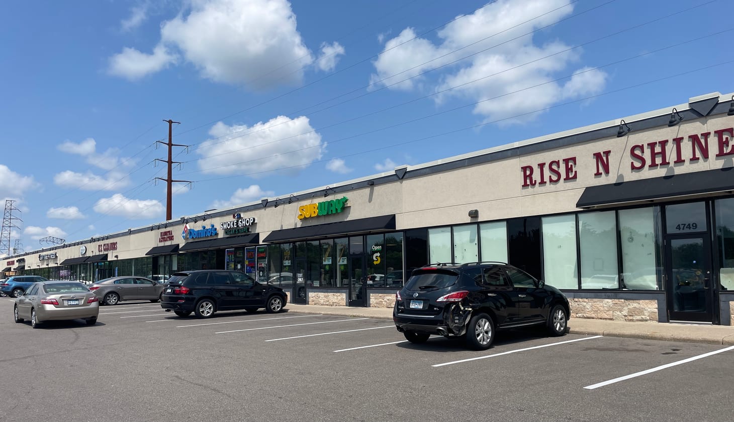 🛍️ Exploring that strip mall on Hiawatha