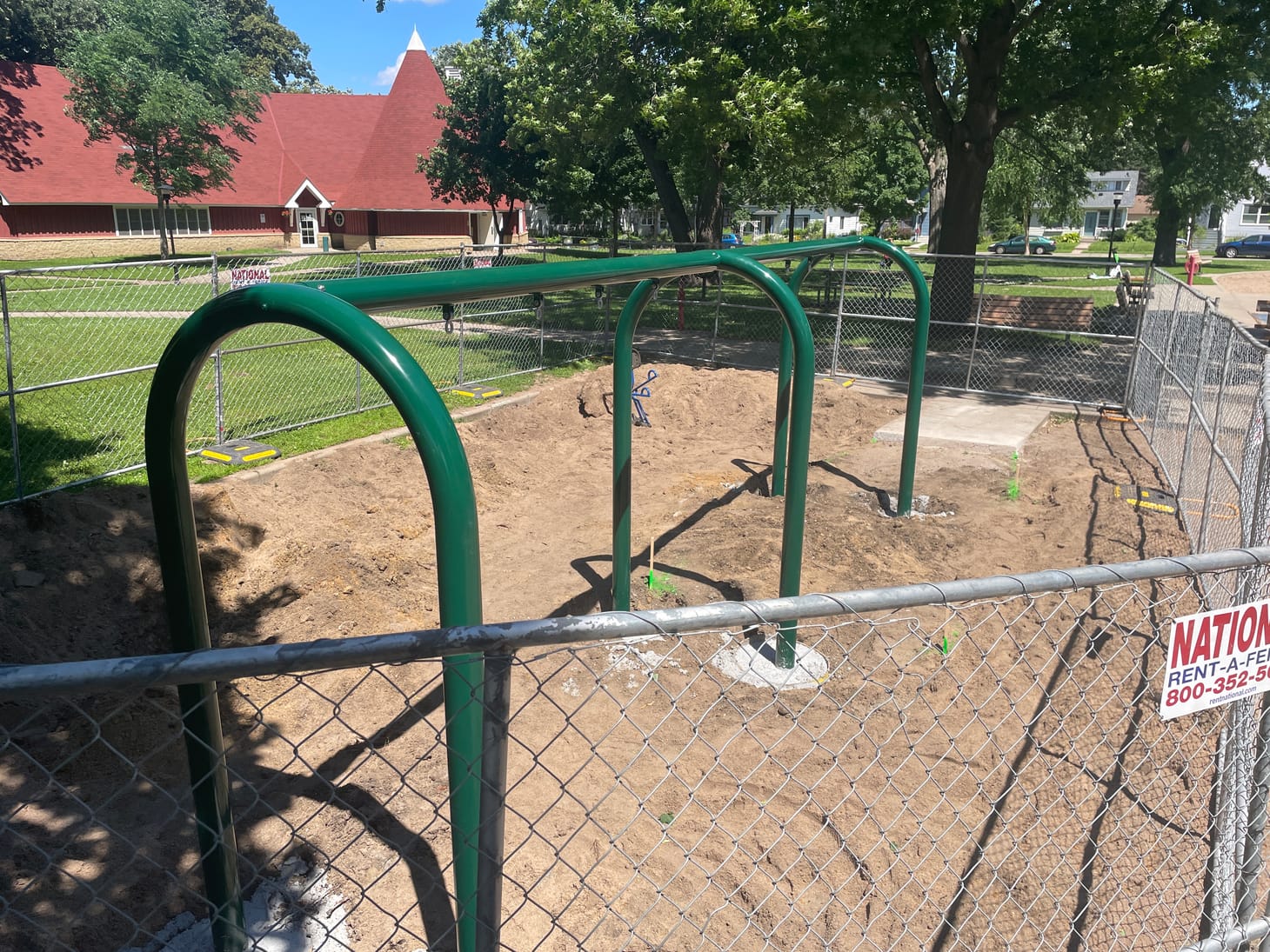 🌳 Brackett Park is (finally) getting its swings back