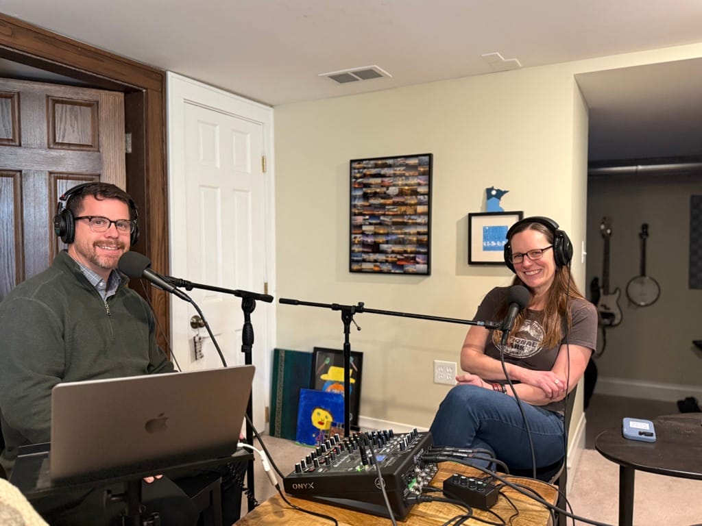 🎙️ “Hiawatha Neighbor” podcast begins third season of interviewing neighbors